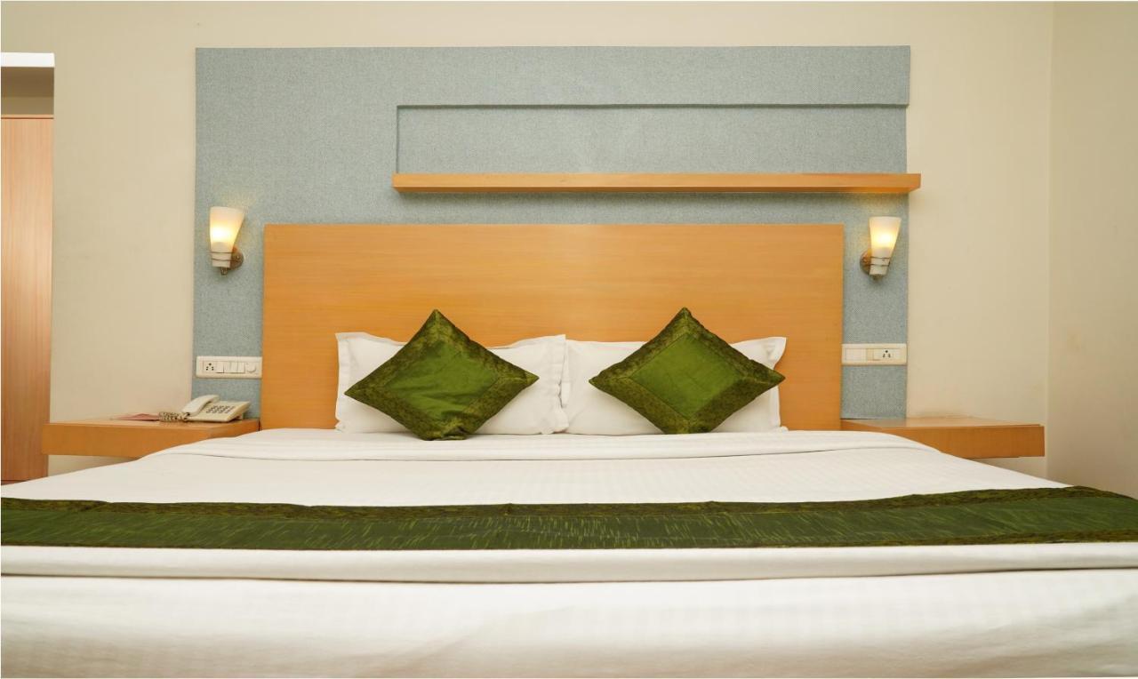 Oyster Suites Hyderabad Ngoại thất bức ảnh