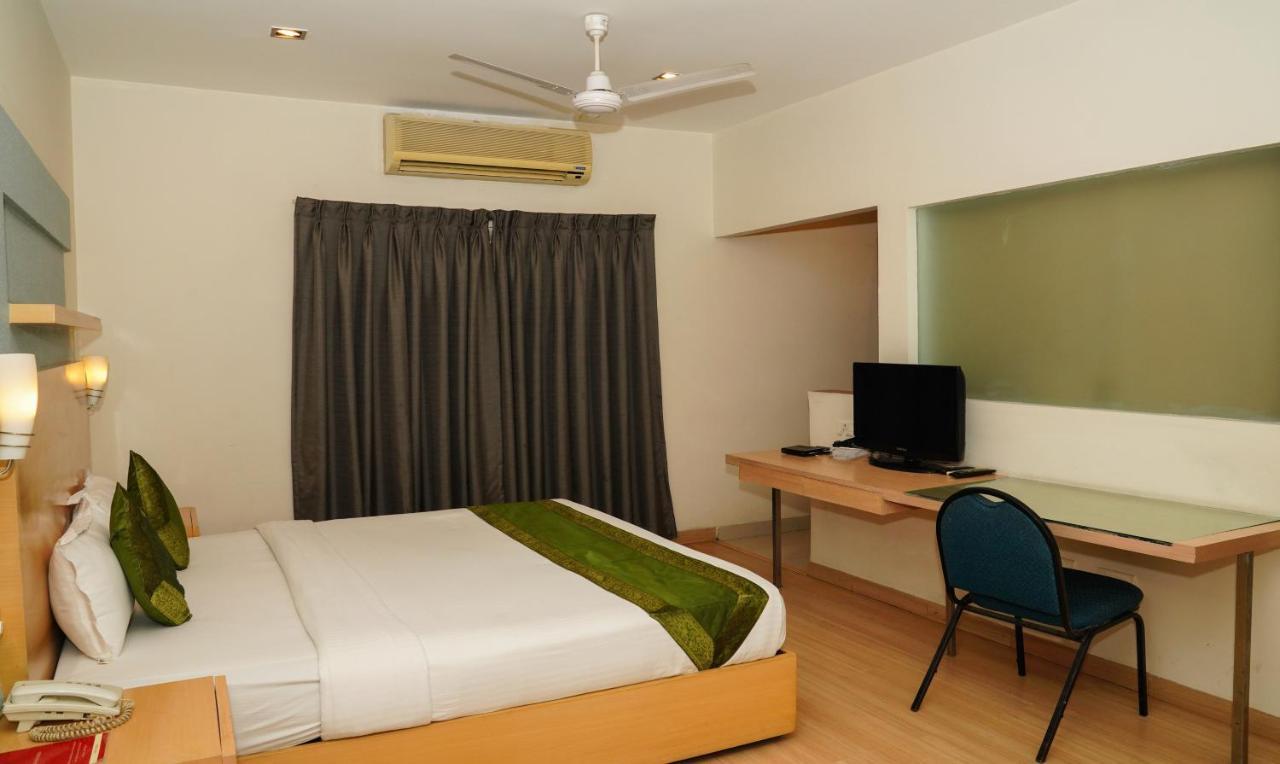 Oyster Suites Hyderabad Ngoại thất bức ảnh