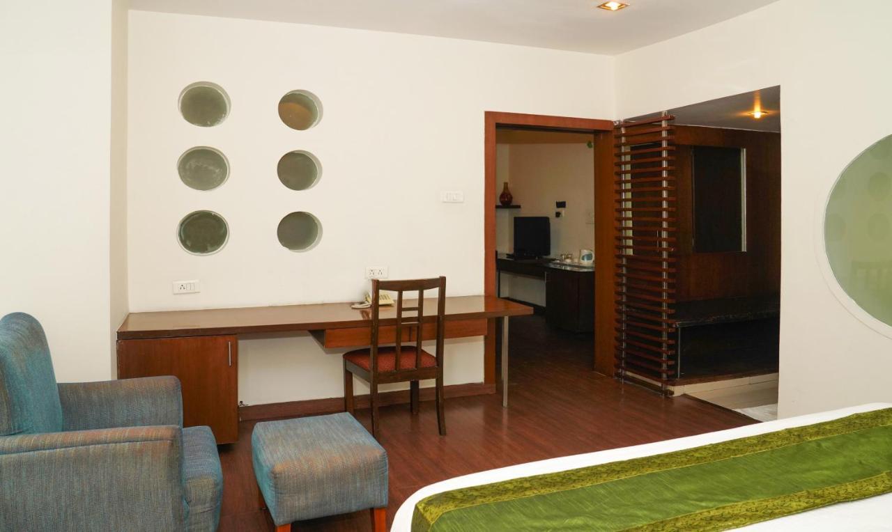 Oyster Suites Hyderabad Ngoại thất bức ảnh