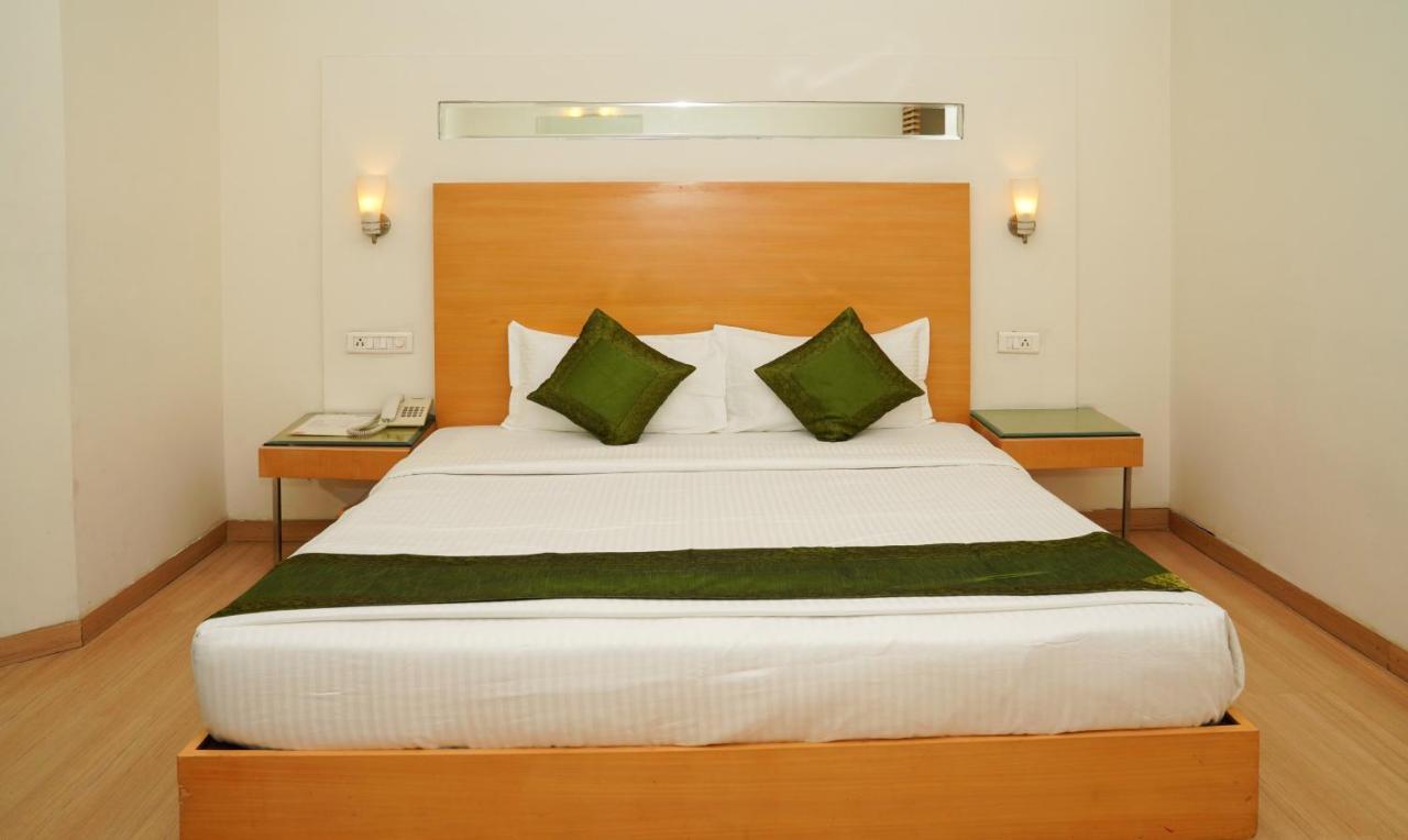 Oyster Suites Hyderabad Ngoại thất bức ảnh