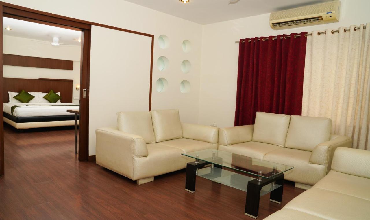 Oyster Suites Hyderabad Ngoại thất bức ảnh
