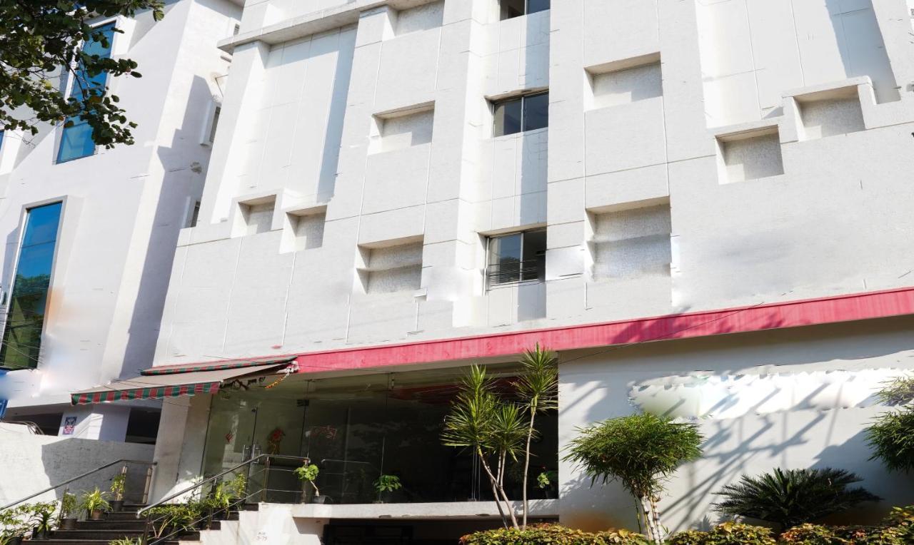 Oyster Suites Hyderabad Ngoại thất bức ảnh